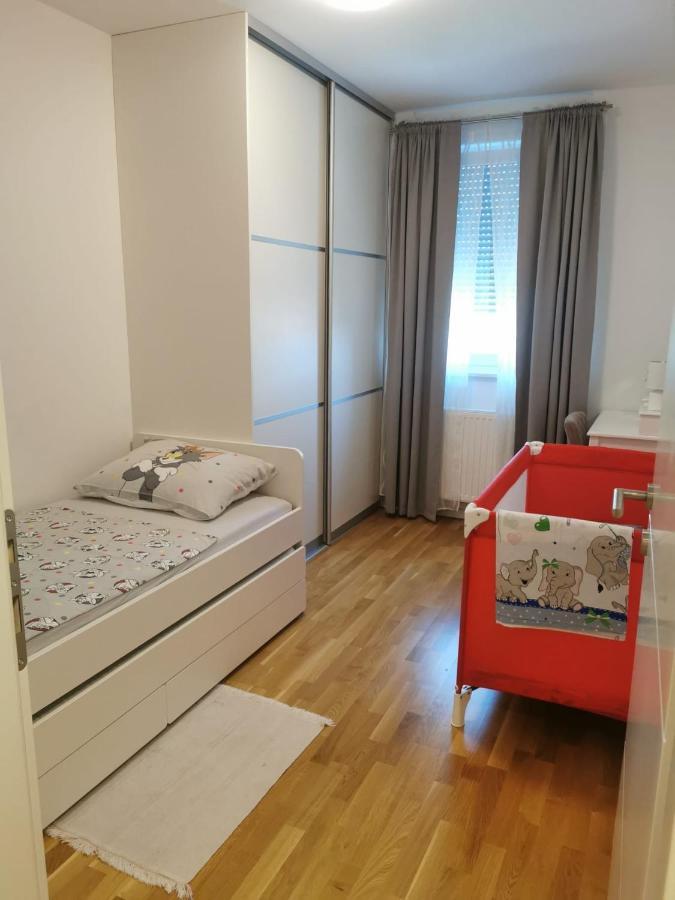 Eurorail Logistics Apartment Zagabria Esterno foto