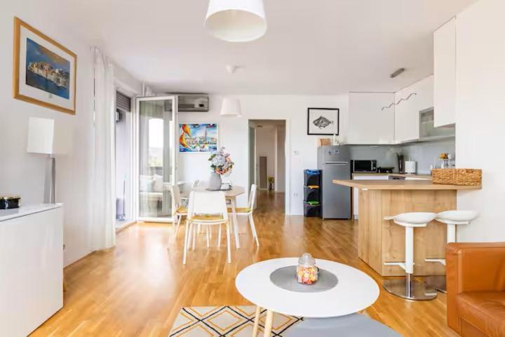 Eurorail Logistics Apartment Zagabria Esterno foto